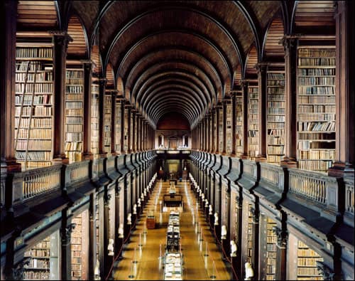 Trinity College Library/The Long Room (Dublin, Ireland)